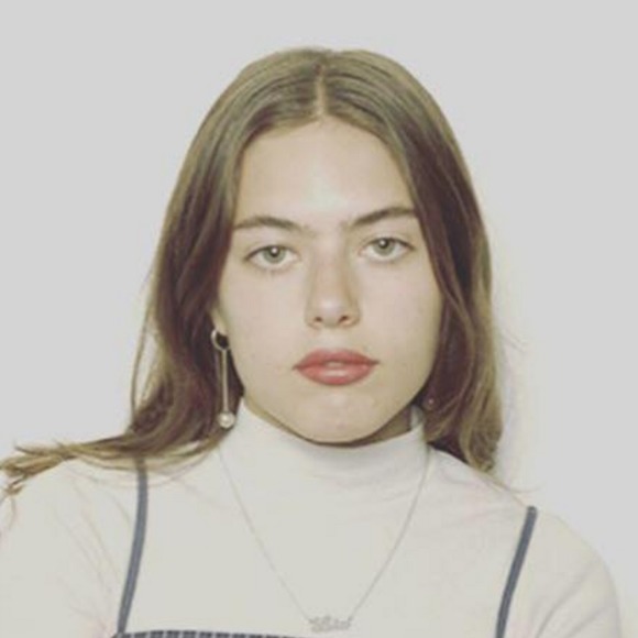 Meet your Posher, Liv - Picture 1 of 1